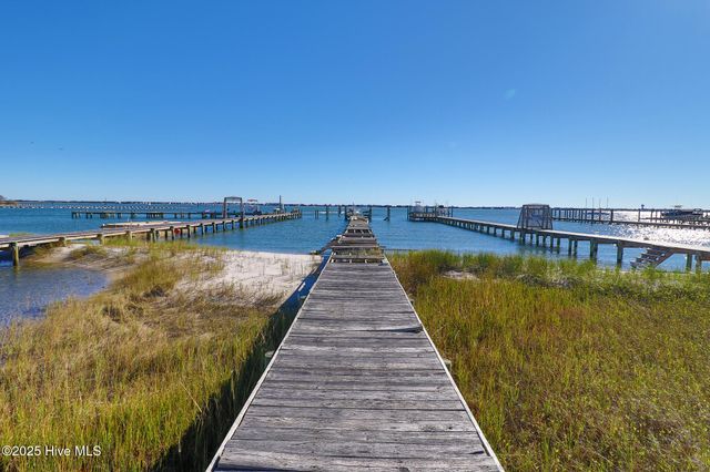 1013 Shepard Street, Morehead City, NC 28557