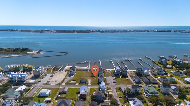 1013 Shepard Street, Morehead City, NC 28557