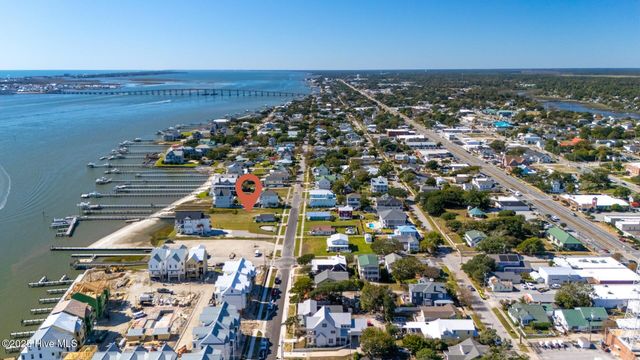 1013 Shepard Street, Morehead City, NC 28557