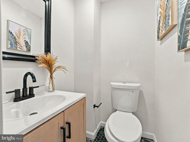 409 JUNEWOOD DR, Cherry Hill, NJ 08003