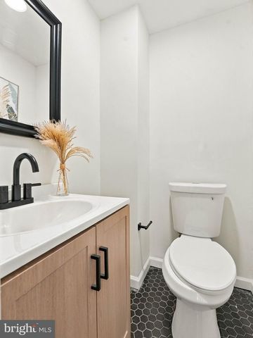 409 JUNEWOOD DR, Cherry Hill, NJ 08003