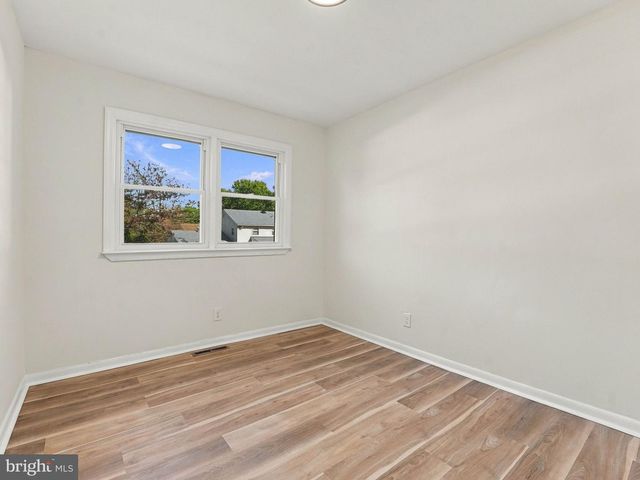 409 JUNEWOOD DR, Cherry Hill, NJ 08003