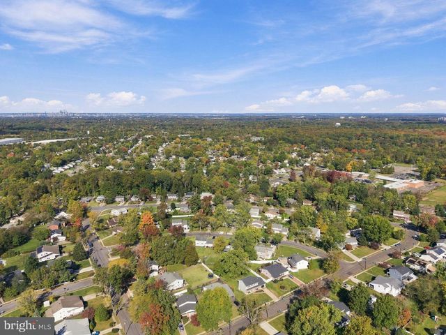 409 JUNEWOOD DR, Cherry Hill, NJ 08003