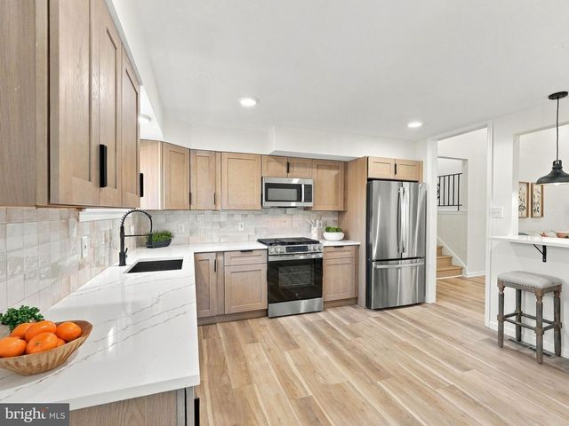 409 JUNEWOOD DR, Cherry Hill, NJ 08003