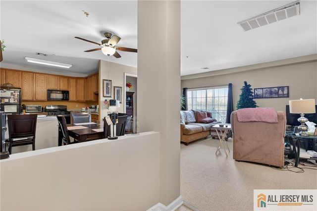 315 Regency Place 315, Woodbridge Proper, NJ 07095