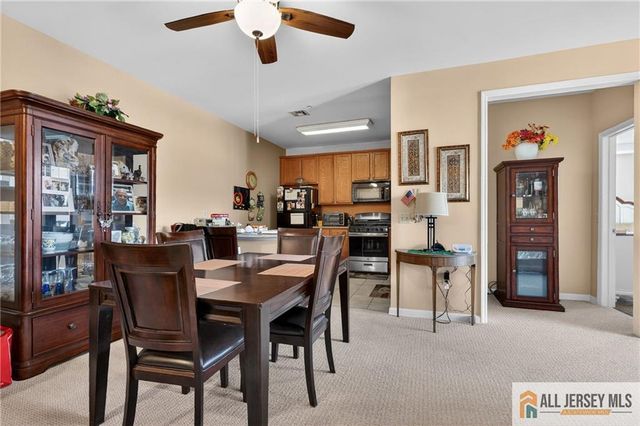 315 Regency Place 315, Woodbridge Proper, NJ 07095
