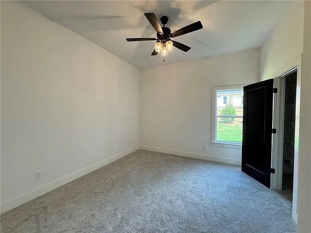 2714 Eris Avenue, Lowell, AR 72745