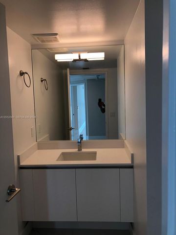 330 Sunny Isles Boulevard 52401, Sunny Isles Beach, FL 33160