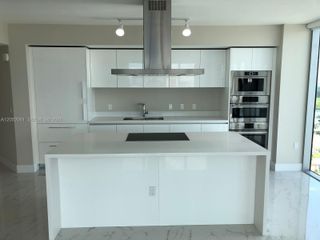 330 Sunny Isles Boulevard 52401, Sunny Isles Beach, FL 33160