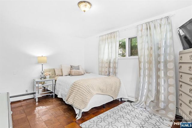 8 Halsey Lane, Closter, NJ 07624