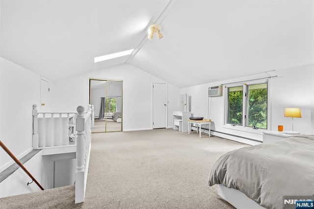8 Halsey Lane, Closter, NJ 07624
