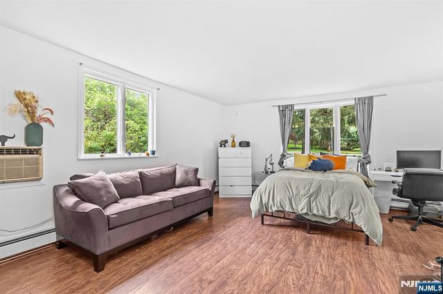 8 Halsey Lane, Closter, NJ 07624