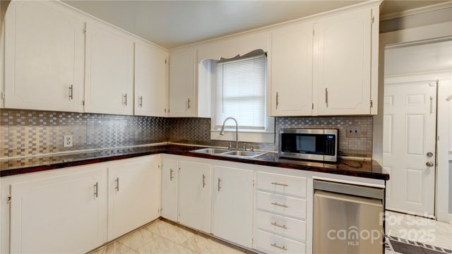 1001 N Cannon Boulevard, Kannapolis, NC 28083