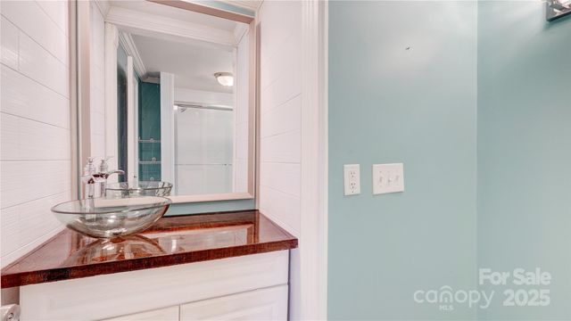 1001 N Cannon Boulevard, Kannapolis, NC 28083