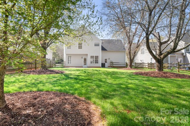 10115 Glencrest Drive, Huntersville, NC 28078