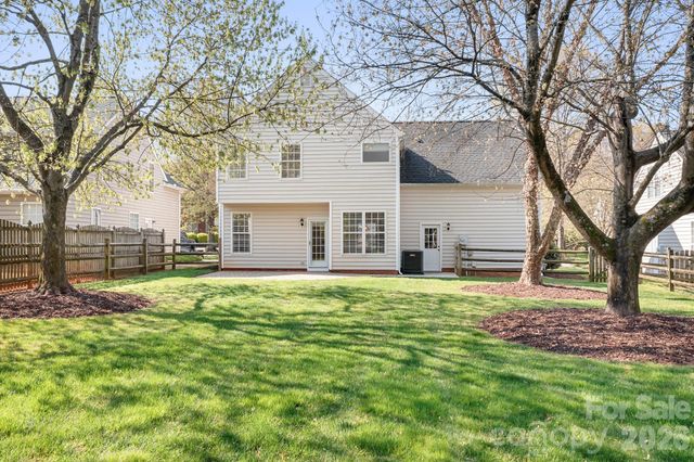 10115 Glencrest Drive, Huntersville, NC 28078