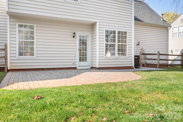 10115 Glencrest Drive, Huntersville, NC 28078