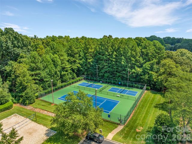 10115 Glencrest Drive, Huntersville, NC 28078