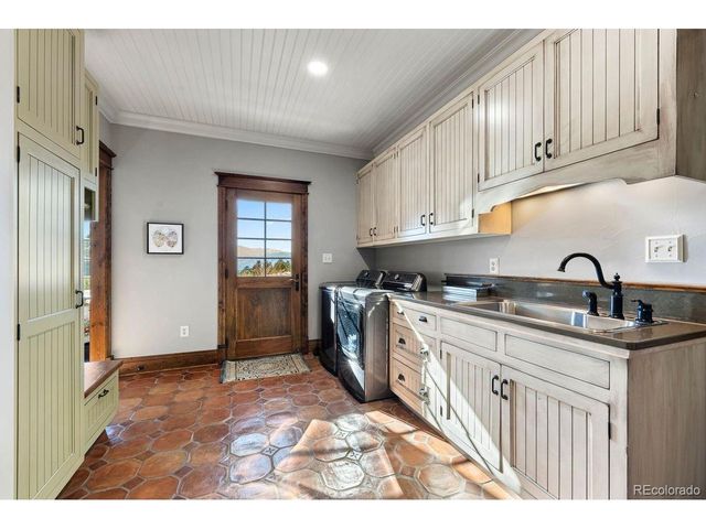 4340 Foxchase Way, Colorado Springs, CO 80908