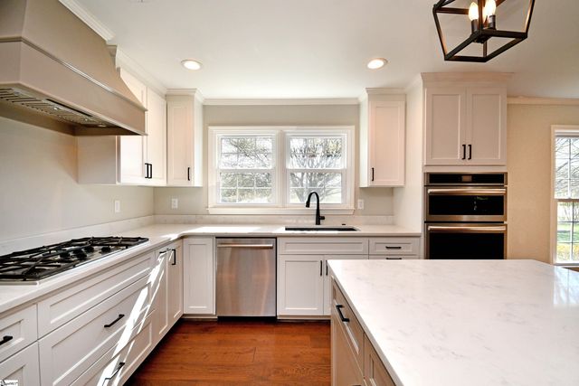 3150 S 14 Highway, Greenville, SC 29615