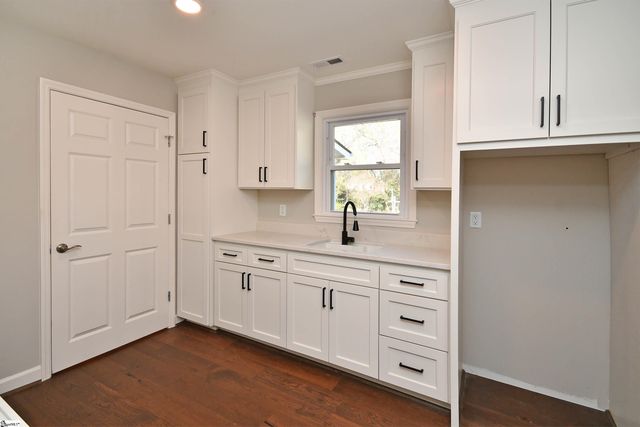 3150 S 14 Highway, Greenville, SC 29615