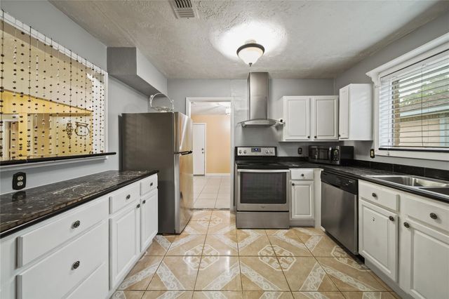 10431 Odessa Drive, Sugar Land, TX 77498