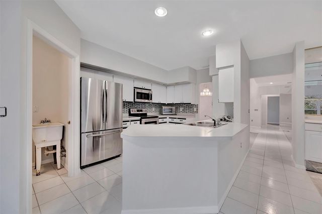 6864 CORRAL COURT, Sarasota, FL 34243