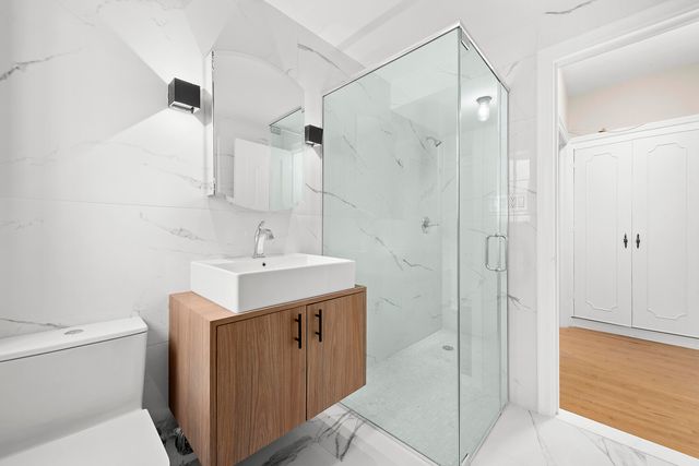 340 W 57th St Apt 18B, New York City, NY 10019