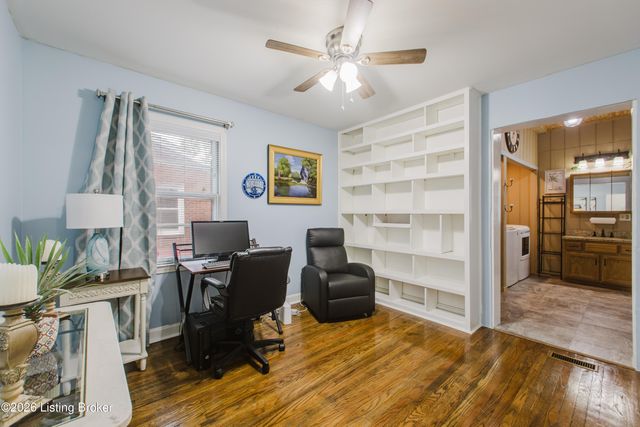 6001 Middlerose Cir, Louisville, KY 40272