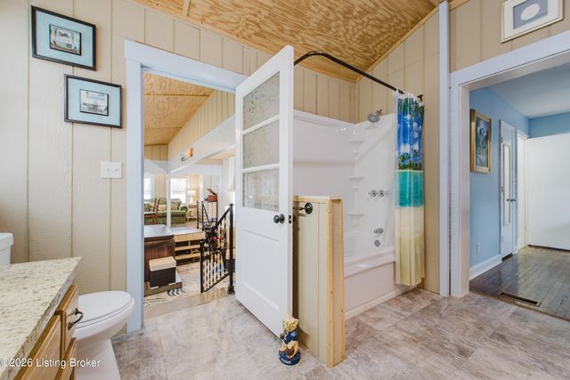 6001 Middlerose Cir, Louisville, KY 40272
