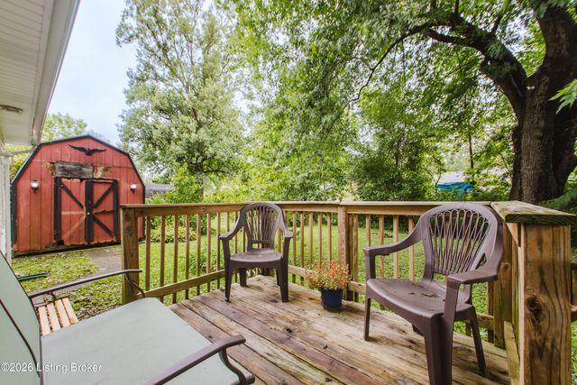 6001 Middlerose Cir, Louisville, KY 40272
