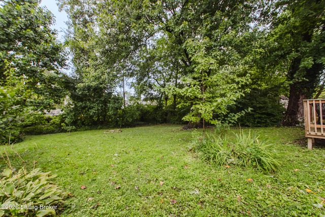 6001 Middlerose Cir, Louisville, KY 40272