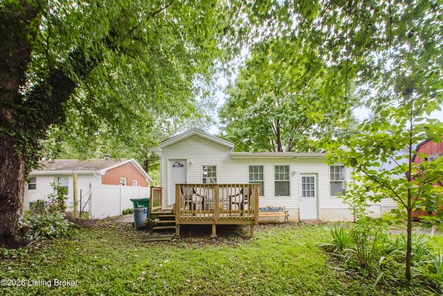 6001 Middlerose Cir, Louisville, KY 40272