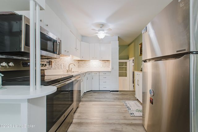 6001 Middlerose Cir, Louisville, KY 40272