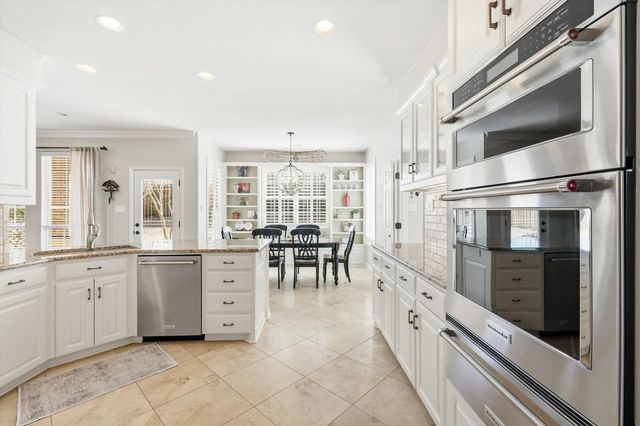 801 Bent Tree Drive, Euless, TX 76039