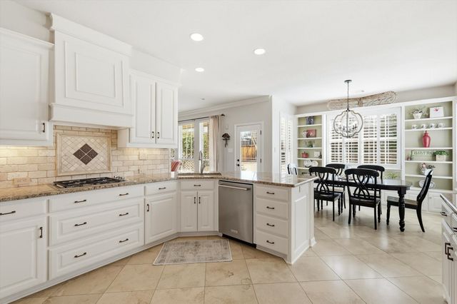 801 Bent Tree Drive, Euless, TX 76039