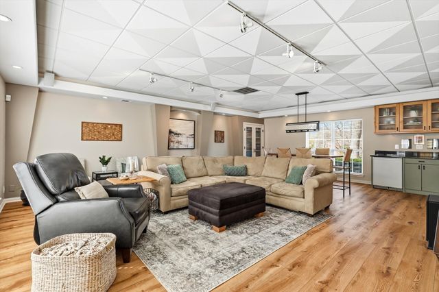 801 Bent Tree Drive, Euless, TX 76039