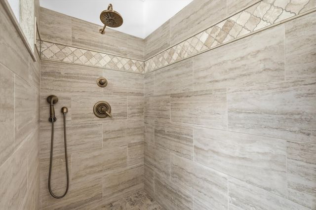 801 Bent Tree Drive, Euless, TX 76039