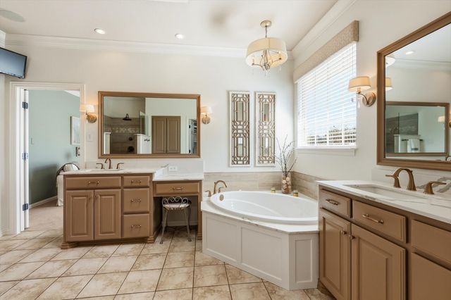 801 Bent Tree Drive, Euless, TX 76039