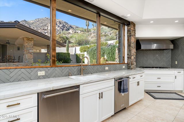 11070 E ROLLING ROCK Drive, Scottsdale, AZ 85262