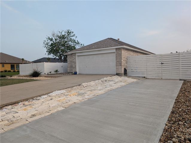 13829 Suntan Ave, Corpus Christi, TX 78418