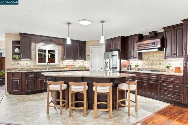 1719 Greentree Dr, Concord, CA 94521