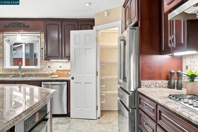 1719 Greentree Dr, Concord, CA 94521