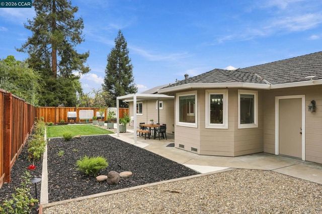 1719 Greentree Dr, Concord, CA 94521