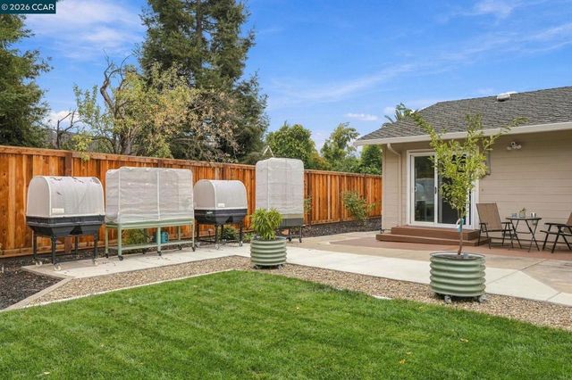 1719 Greentree Dr, Concord, CA 94521
