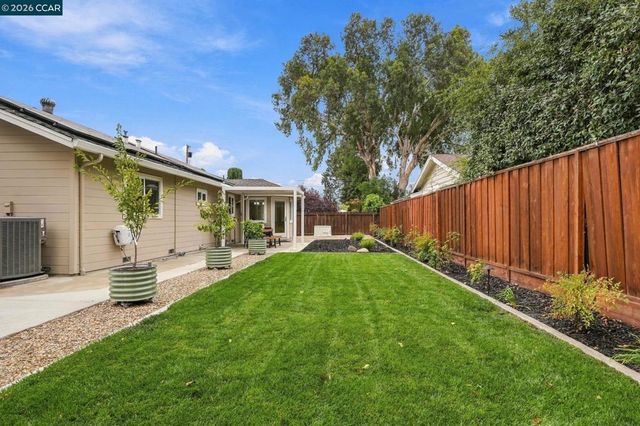 1719 Greentree Dr, Concord, CA 94521