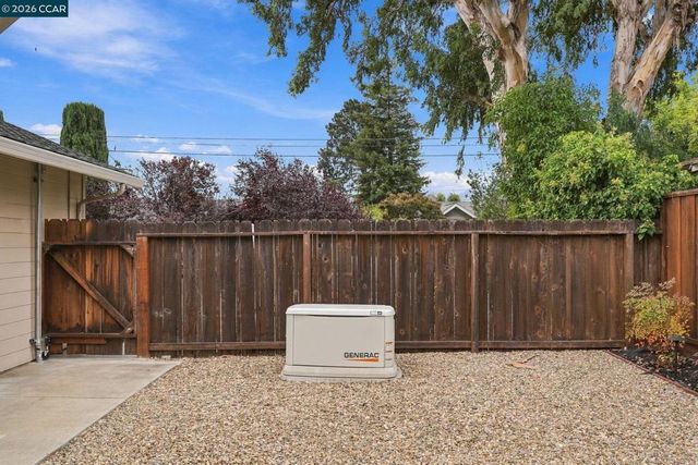 1719 Greentree Dr, Concord, CA 94521