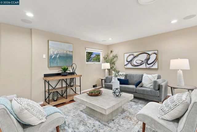 1719 Greentree Dr, Concord, CA 94521