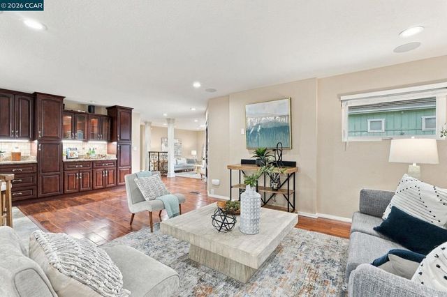 1719 Greentree Dr, Concord, CA 94521