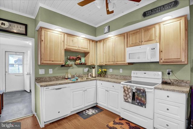 81 FRONT ST, Cressona, PA 17929